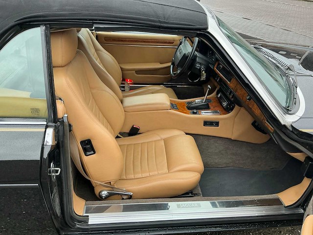 Jaguar - 1990 - xjs - 5.3 v12 coupé - personenauto (44-gt-ng) - afbeelding 5 van  20