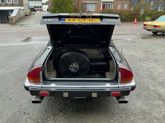 Jaguar - 1990 - xjs - 5.3 v12 coupé - personenauto (44-gt-ng) - afbeelding 8 van  20