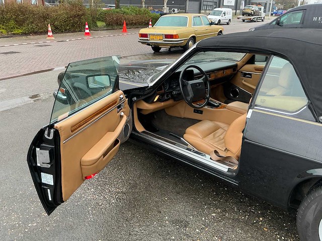Jaguar - 1990 - xjs - 5.3 v12 coupé - personenauto (44-gt-ng) - afbeelding 18 van  20