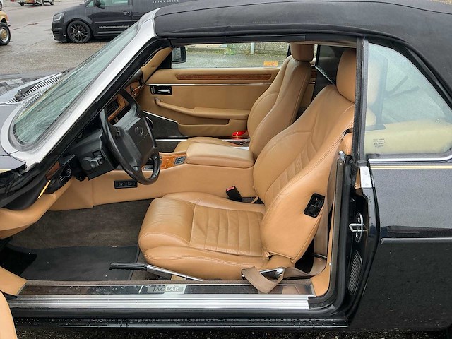 Jaguar - 1990 - xjs - 5.3 v12 coupé - personenauto (44-gt-ng) - afbeelding 19 van  20