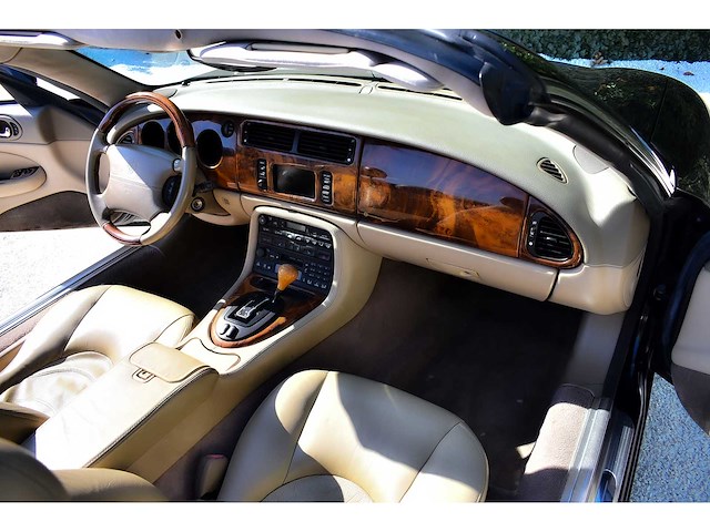 Jaguar - 2002 - xkr convertible - 4,0 liter (3.996 cc) v8 supercharged, 370 pk - btw auto - afbeelding 31 van  63