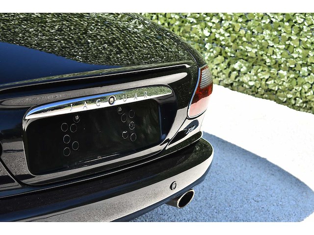 Jaguar - 2002 - xkr convertible - 4,0 liter (3.996 cc) v8 supercharged, 370 pk - btw auto - afbeelding 17 van  63