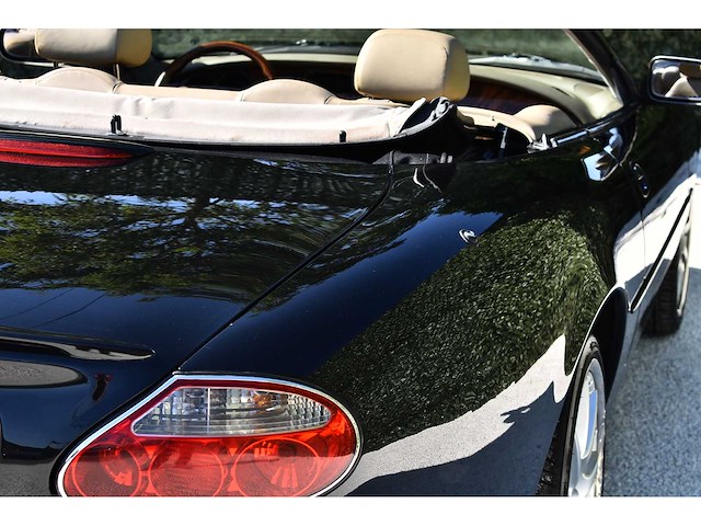 Jaguar - 2002 - xkr convertible - 4,0 liter (3.996 cc) v8 supercharged, 370 pk - btw auto - afbeelding 19 van  63