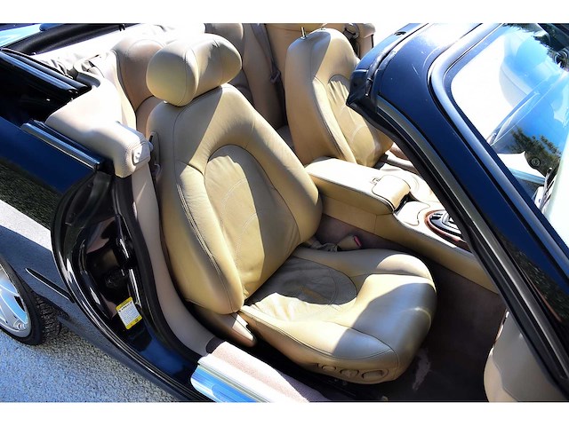 Jaguar - 2002 - xkr convertible - 4,0 liter (3.996 cc) v8 supercharged, 370 pk - btw auto - afbeelding 32 van  63
