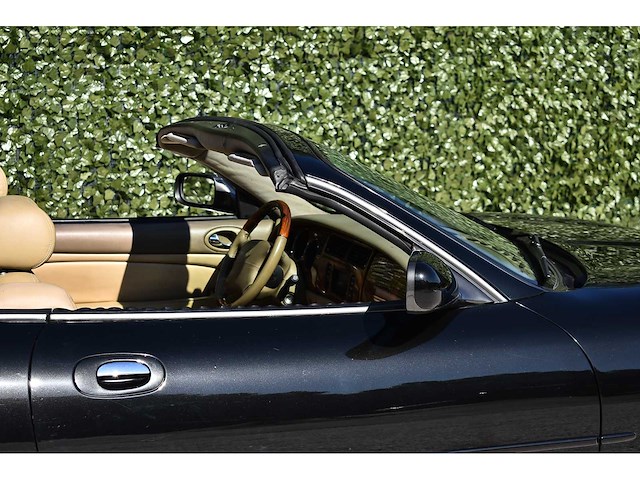 Jaguar - 2002 - xkr convertible - 4,0 liter (3.996 cc) v8 supercharged, 370 pk - btw auto - afbeelding 47 van  63