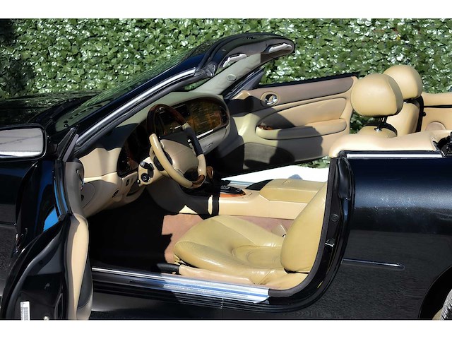 Jaguar - 2002 - xkr convertible - 4,0 liter (3.996 cc) v8 supercharged, 370 pk - btw auto - afbeelding 48 van  63