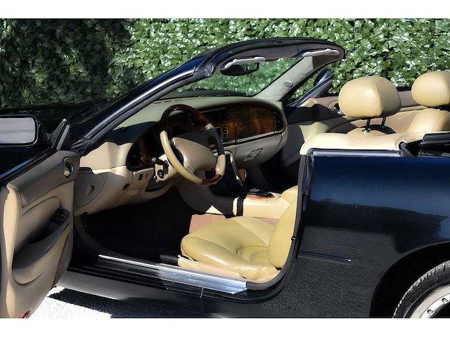 Jaguar - 2002 - xkr convertible - 4,0 liter (3.996 cc) v8 supercharged, 370 pk - btw auto - afbeelding 63 van  63