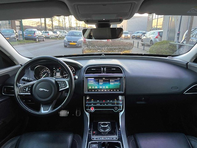 Jaguar - 2019 - xe - 2.0t pure - xg-546-v - afbeelding 20 van  22