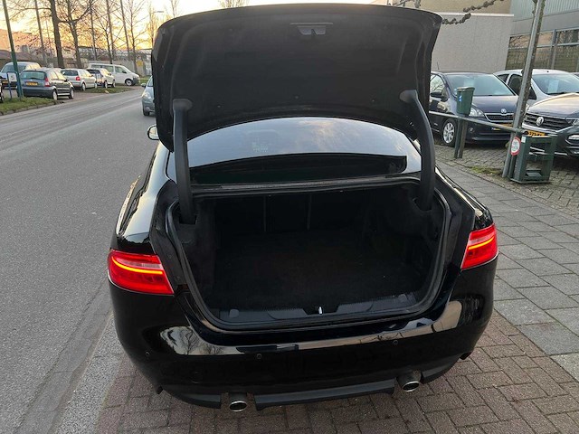 Jaguar - 2019 - xe - 2.0t pure - xg-546-v - afbeelding 18 van  22