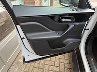 Jaguar - f-pace - 2.0 portf. awd 20d - personenauto - 2016 - afbeelding 4 van  16