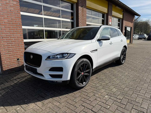 Jaguar - f-pace - 2.0 portf. awd 20d - personenauto - 2016 - afbeelding 1 van  16
