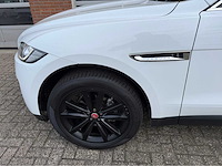 Jaguar - f-pace - 2.0 portf. awd 20d - personenauto - 2016 - afbeelding 9 van  16