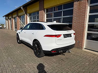 Jaguar - f-pace - 2.0 portf. awd 20d - personenauto - 2016 - afbeelding 12 van  16