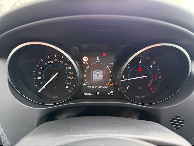 Jaguar - f-pace - 2.0 portf. awd 20d - personenauto - 2016 - afbeelding 16 van  29