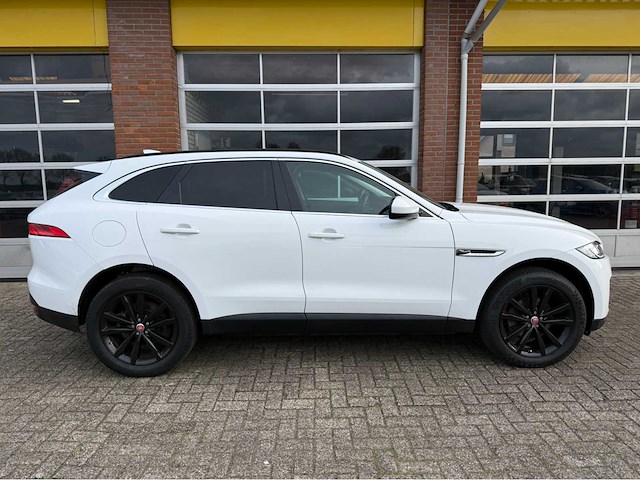 Jaguar - f-pace - 2.0 portf. awd 20d - personenauto - 2016 - afbeelding 25 van  29