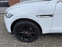 Jaguar - f-pace - 2.0 portf. awd 20d - personenauto - 2016 - afbeelding 19 van  32