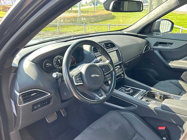 Jaguar - f-pace - 3.0 s awd 30d - car - 2016 - afbeelding 26 van  30