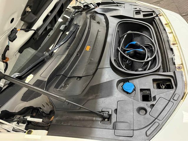 Jaguar - i-pace - ev400-s 90 kwh - personenauto - 2018 - afbeelding 13 van  29