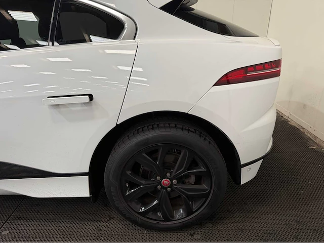 Jaguar - i-pace - ev400-s 90 kwh - personenauto - 2018 - afbeelding 15 van  29
