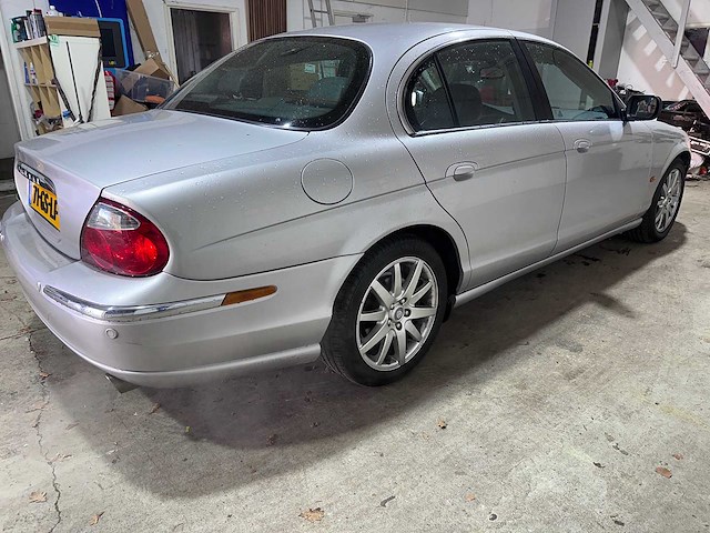 Jaguar - s-type - 4.0 v8 - 71-gs-lf- 2001 - afbeelding 3 van  4
