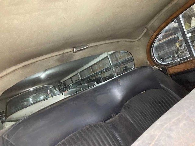 Jaguar - s type - oldtimer - afbeelding 11 van  34