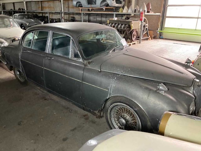Jaguar - s type - oldtimer - afbeelding 15 van  34