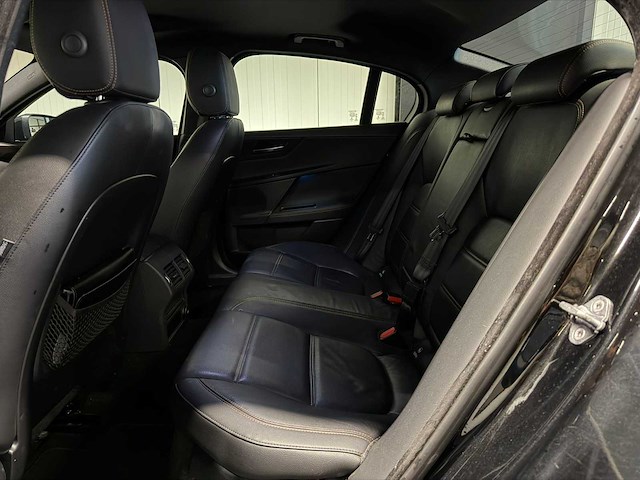 Jaguar - xe - 2.0 portfolio gg-605-f 2015 iaw - afbeelding 15 van  23