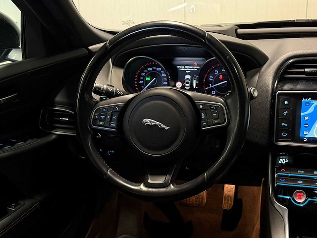 Jaguar - xe - 2.0 portfolio gg-605-f 2015 iaw - afbeelding 17 van  23