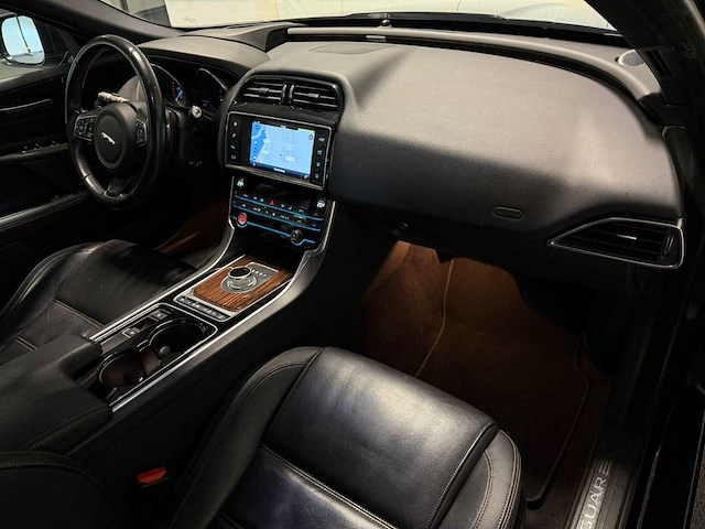 Jaguar - xe - 2.0 portfolio gg-605-f 2015 iaw - afbeelding 19 van  23