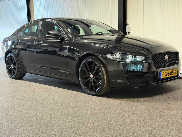 Jaguar - xe - 2.0 portfolio gg-605-f 2015 iaw - afbeelding 21 van  23