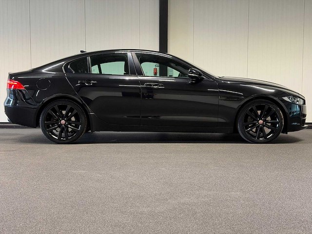 Jaguar - xe - 2.0 portfolio gg-605-f 2015 iaw - afbeelding 22 van  23