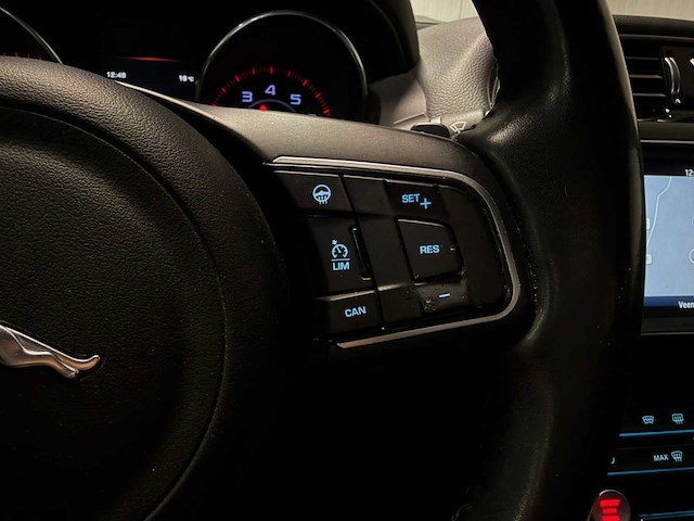 Jaguar - xe - 2.0 portfolio gg-605-f 2015 iaw - afbeelding 8 van  23