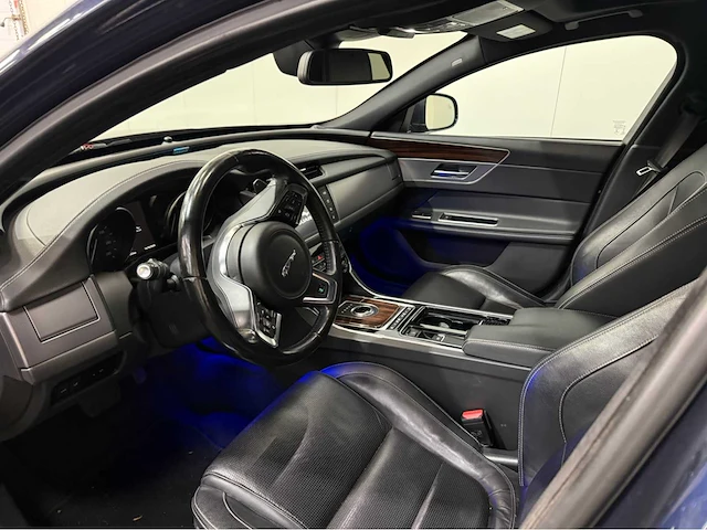 Jaguar - xf - 2.0d prestige - personenauto - 2017 - afbeelding 2 van  29