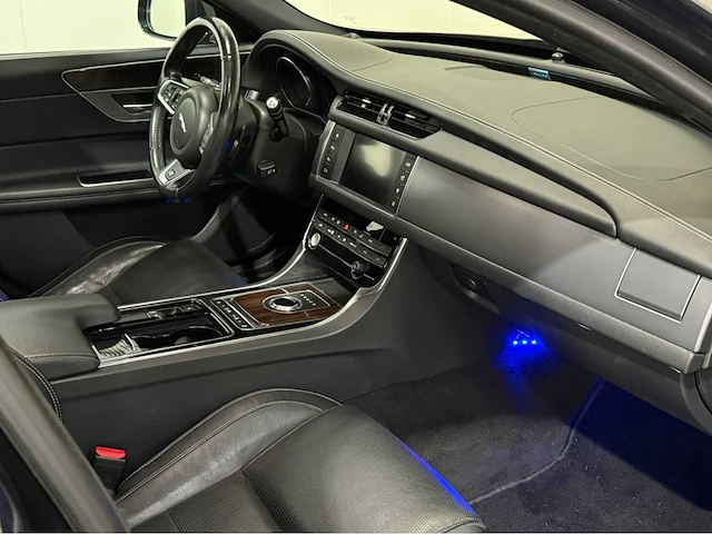 Jaguar - xf - 2.0d prestige - personenauto - 2017 - afbeelding 6 van  29