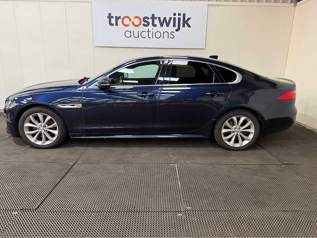 Jaguar - xf - 2.0d prestige - personenauto - 2017 - afbeelding 12 van  29