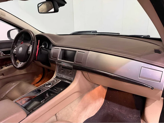 Jaguar - xf - 4.2 v8 premium lux. - personenauto - 2008 - afbeelding 4 van  33