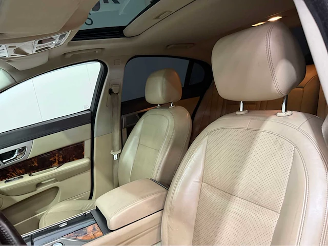 Jaguar - xf - 4.2 v8 premium lux. - personenauto - 2008 - afbeelding 6 van  33