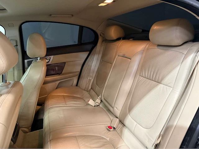 Jaguar - xf - 4.2 v8 premium lux. - personenauto - 2008 - afbeelding 7 van  33