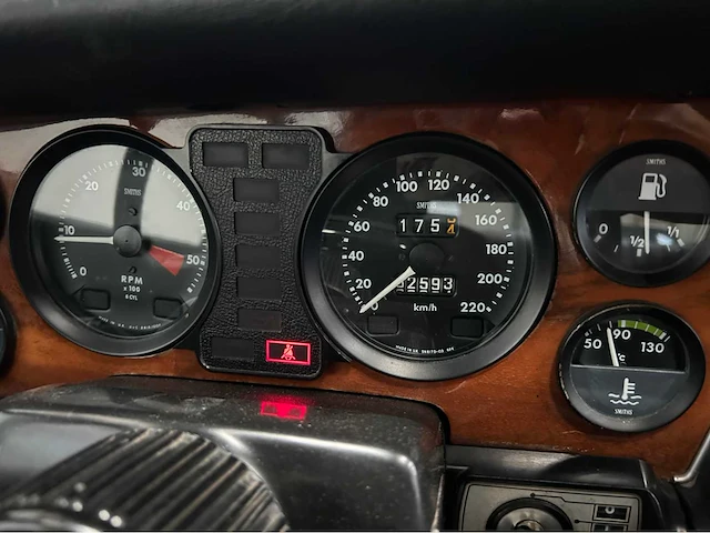 Jaguar - xj - 4.2 - automaat - lpg - oldtimer - 1981 - afbeelding 4 van  27