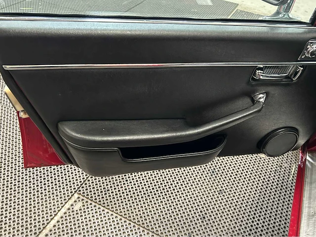 Jaguar - xj - 4.2 5-speed - oldtimer - 1981 - afbeelding 9 van  29
