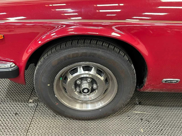 Jaguar - xj - 4.2 5-speed - oldtimer - 1981 - afbeelding 16 van  29