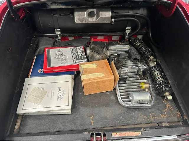 Jaguar - xj - 4.2 5-speed - oldtimer - 1981 - afbeelding 21 van  29