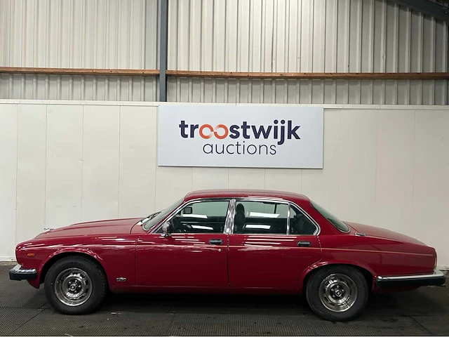 Jaguar - xj - 4.2 5-speed - oldtimer - 1981 - afbeelding 12 van  29