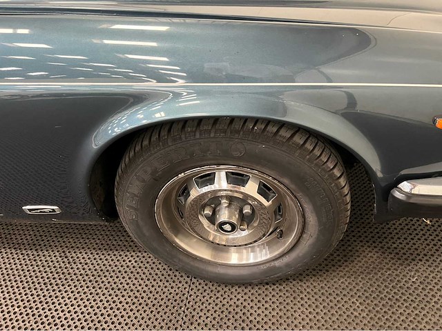 Jaguar - xj - 4.2 aut. - oldtimer - 1981 - afbeelding 29 van  37