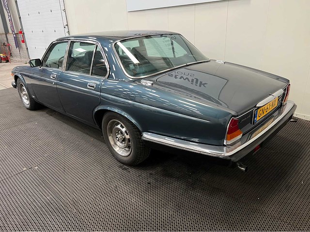 Jaguar - xj - 4.2 aut. - oldtimer - 1981 - afbeelding 4 van  37