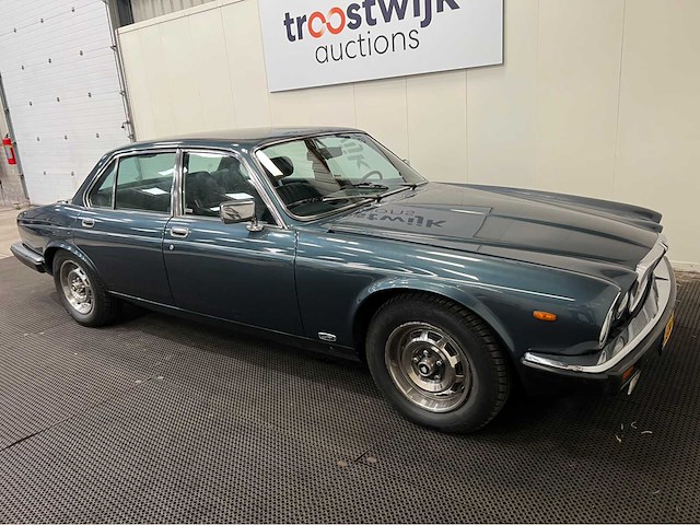 Jaguar - xj - 4.2 aut. - oldtimer - 1981 - afbeelding 5 van  37