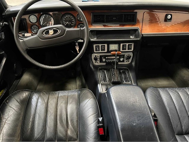 Jaguar - xj - 4.2 aut. - oldtimer - 1981 - afbeelding 3 van  37