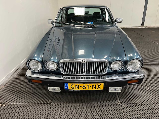 Jaguar - xj - 4.2 aut. - oldtimer - 1981 - afbeelding 36 van  37