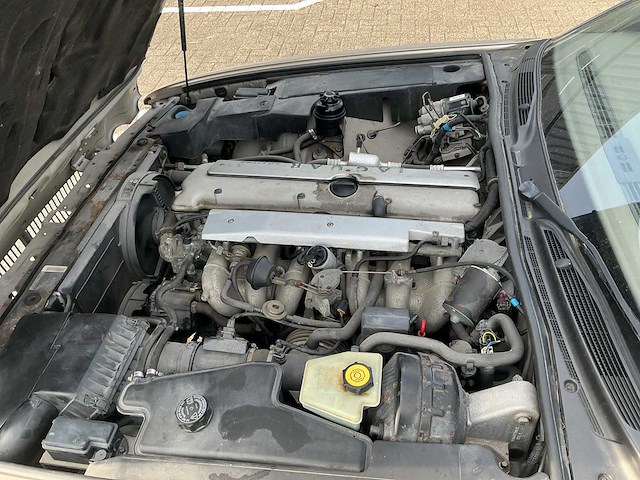 Jaguar - xj 330 - 4.0 sport - youngtimer > 15 - afbeelding 11 van  11