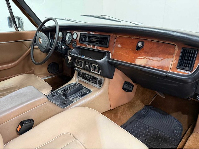 Jaguar - xj 4.2 automaat - oldtimer- 1979 - afbeelding 4 van  26